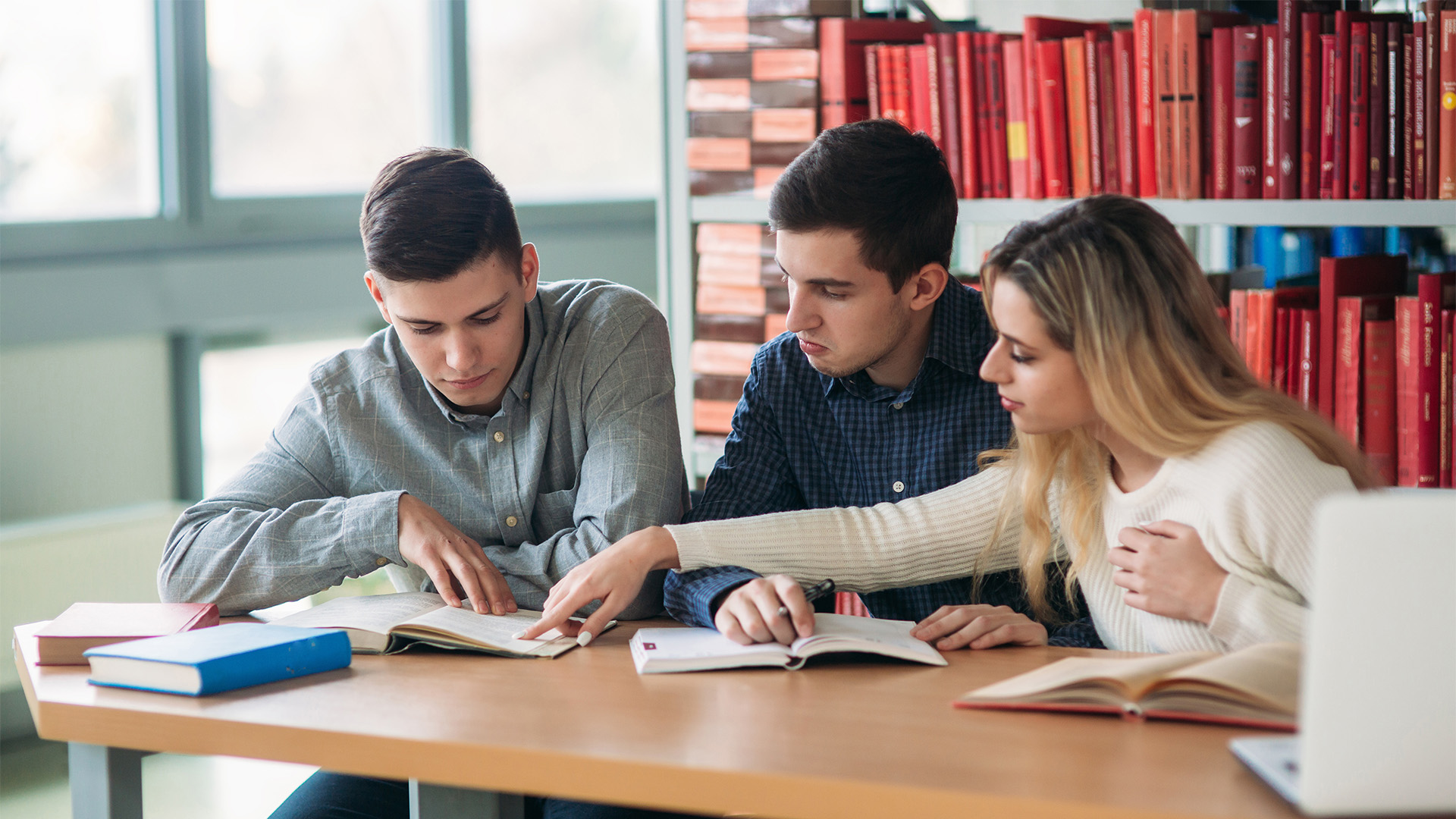 Pourquoi faire une école de commerce après le Bac ?