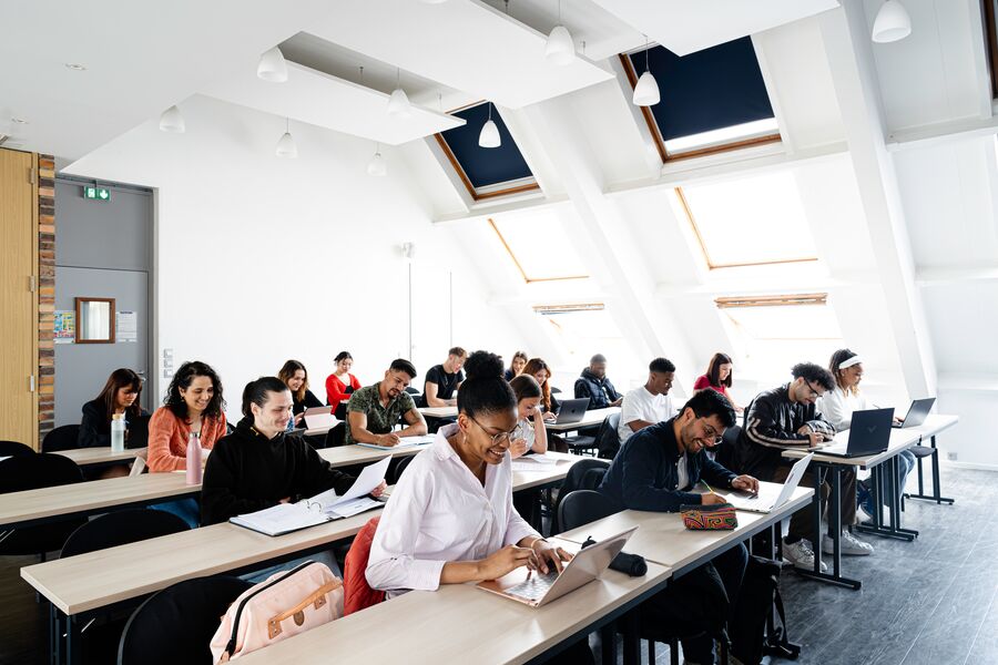 Le campus IGENSIA School of Business Paris en images